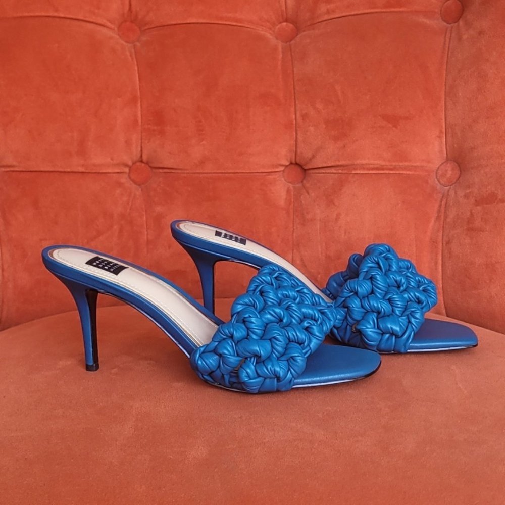 White House Black Market Millie Braided Knot Heel in Deep Lagoon Size 7